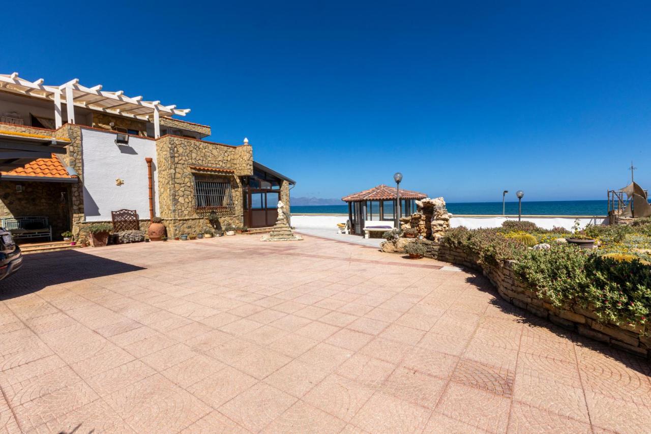 فيلا Casa Vacanza Barbera - In Riva Al Mare ترابيتو المظهر الخارجي الصورة